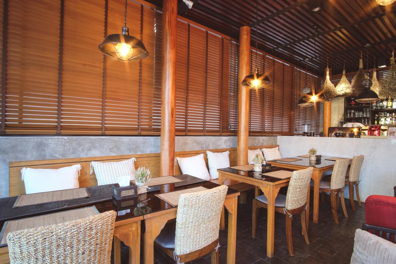 Tapae Gate Khách sạn 4*
